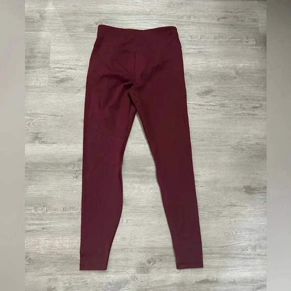 Savage X Fenty compress butt lift leggings Sz M 🏃🏻‍♀️ workout 🏋️ outdoors - Picture 2 of 4